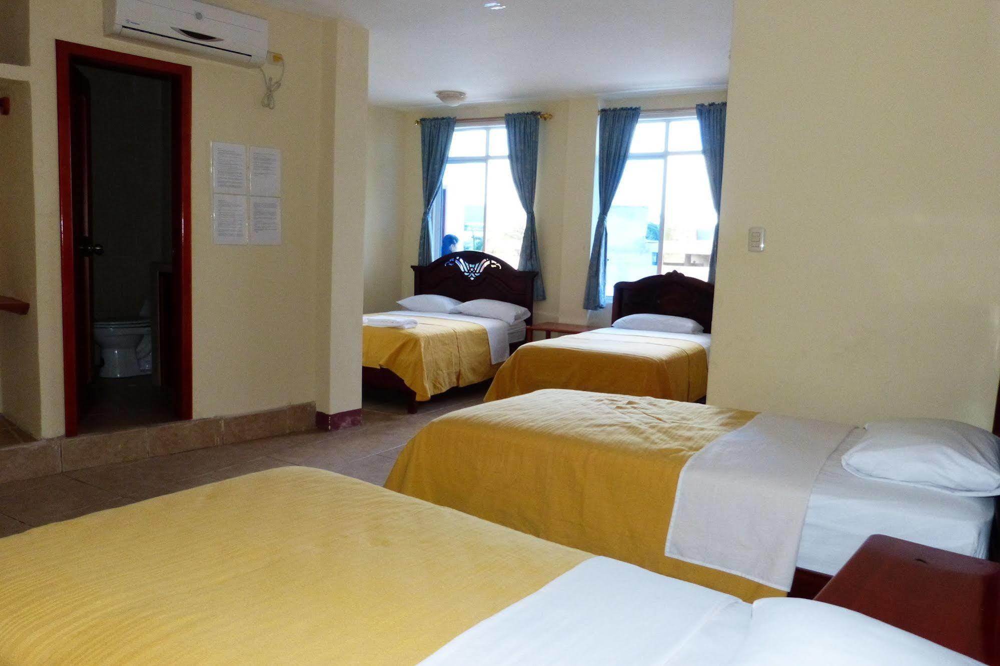 Gloria - Galapagos Inn Puerto Ayora  Ngoại thất bức ảnh
