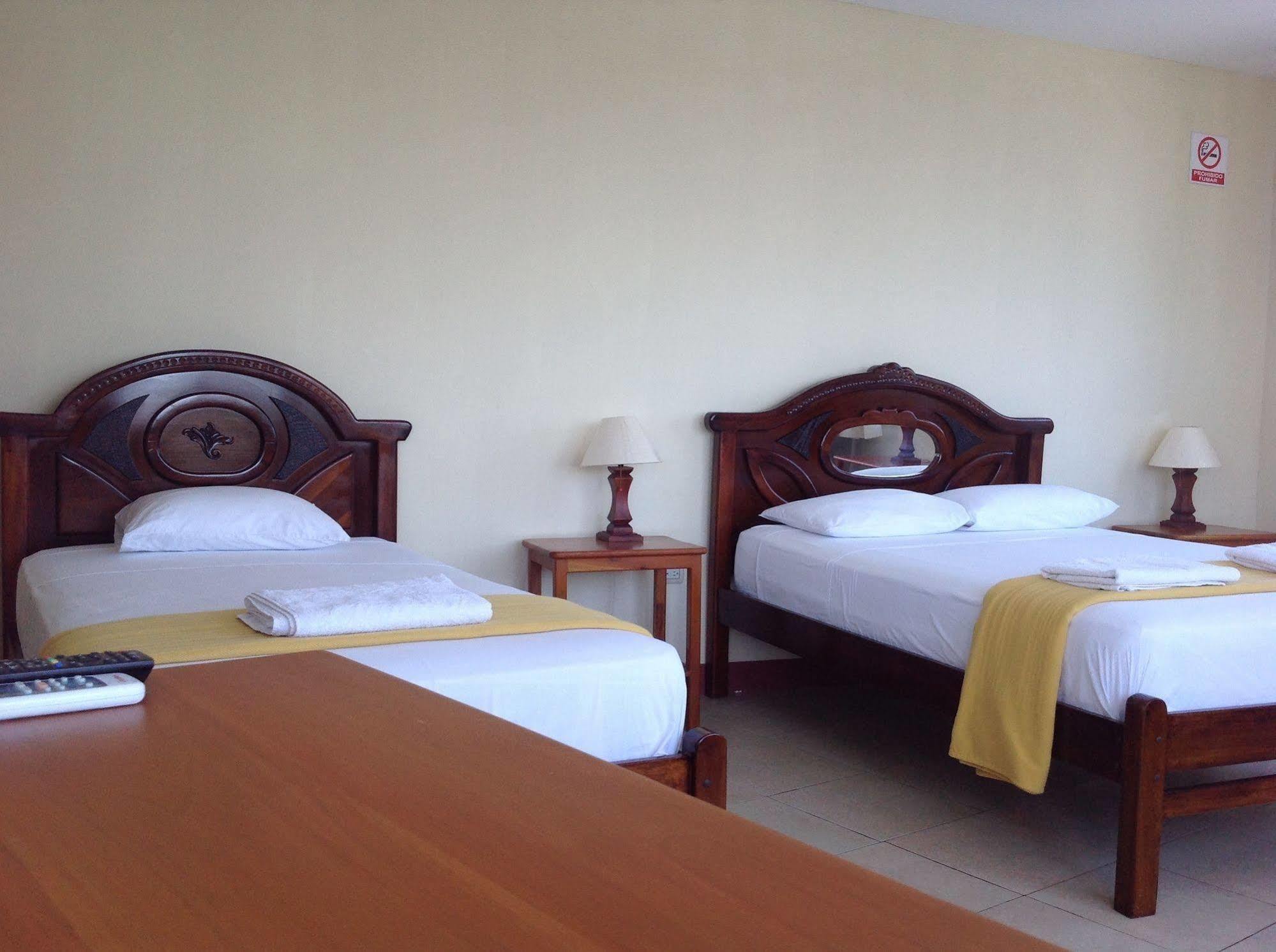 Gloria - Galapagos Inn Puerto Ayora  Ngoại thất bức ảnh
