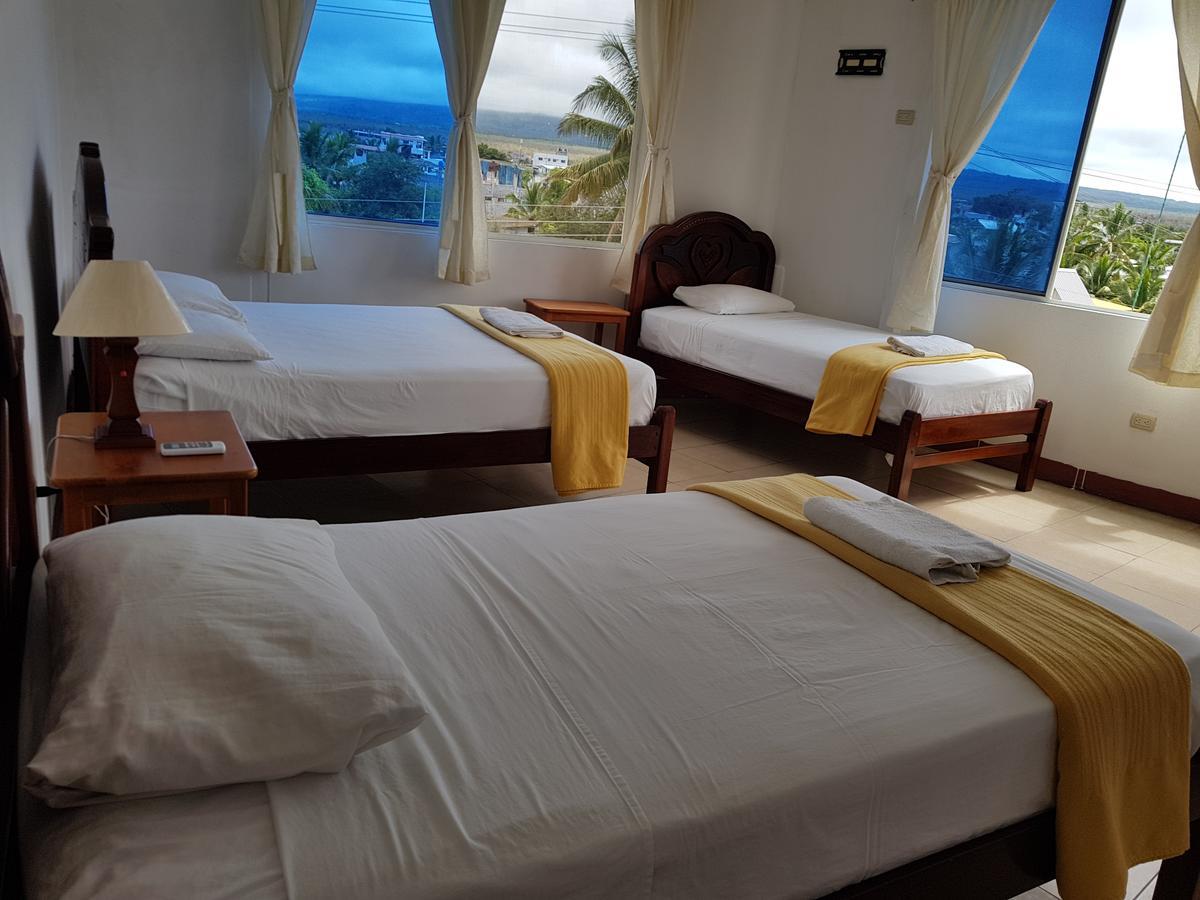 Gloria - Galapagos Inn Puerto Ayora  Ngoại thất bức ảnh