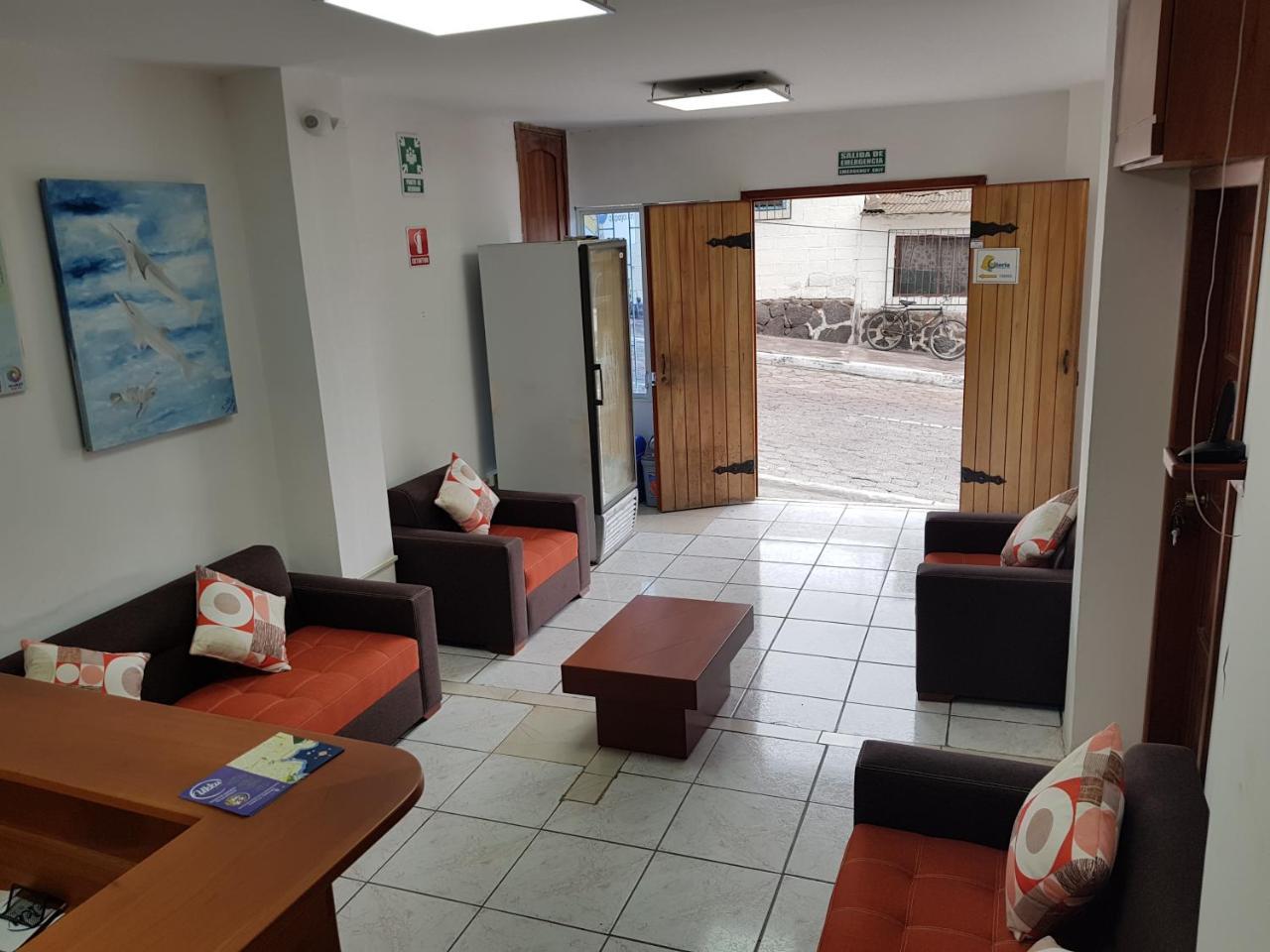 Gloria - Galapagos Inn Puerto Ayora  Ngoại thất bức ảnh