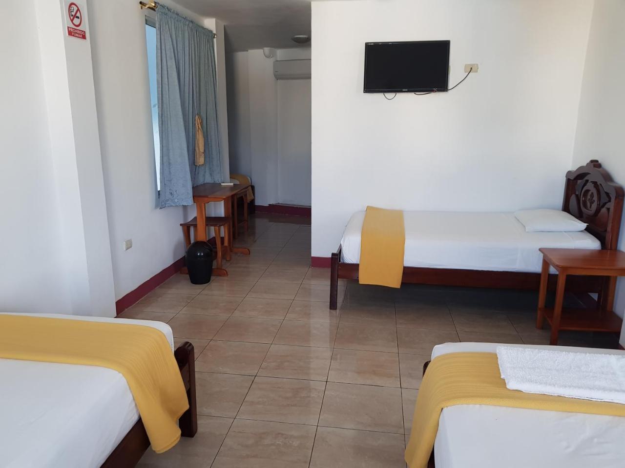 Gloria - Galapagos Inn Puerto Ayora  Ngoại thất bức ảnh
