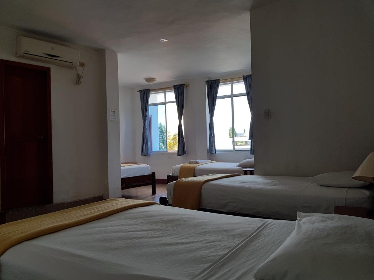Gloria - Galapagos Inn Puerto Ayora  Ngoại thất bức ảnh