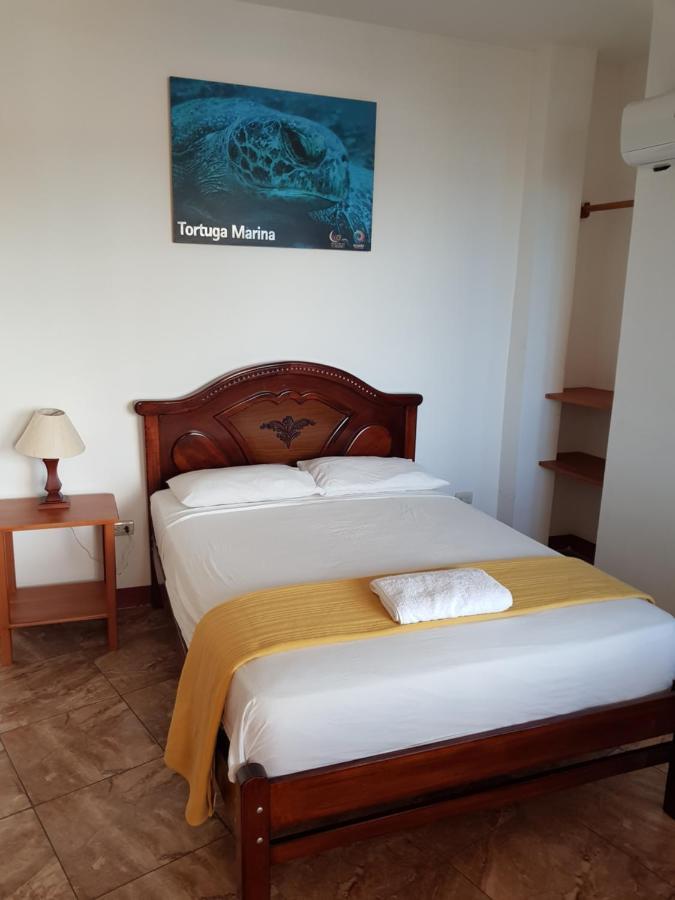 Gloria - Galapagos Inn Puerto Ayora  Ngoại thất bức ảnh